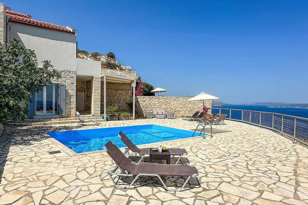 Awesome home in Plaka 1