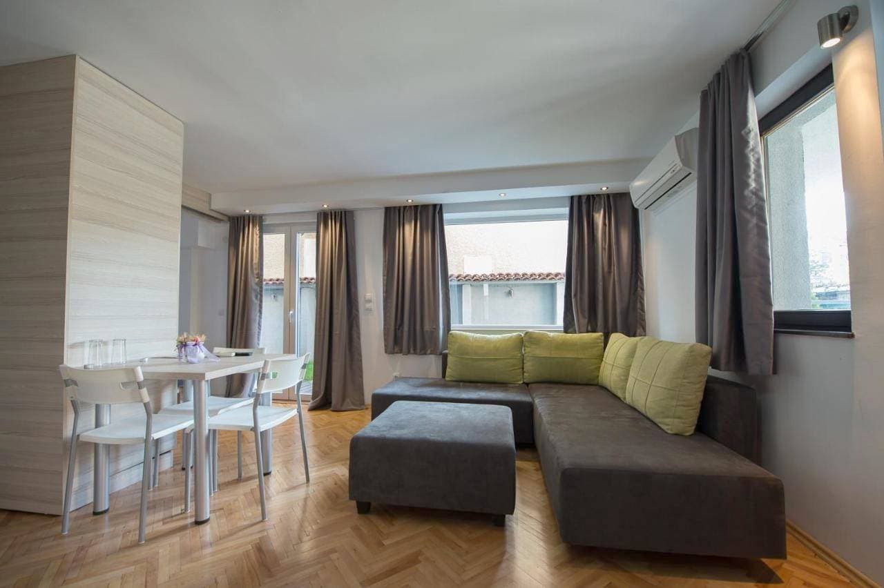 Theatre Apartments 1