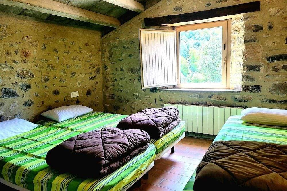 Foto 2 von 30: Das Hotel liegt in einem besonderen Pla D'Inter��s Natural, in der Nähe von Olot