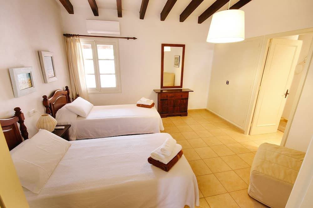Foto 3 von 16: Private Villa, nur wenige Gehminuten vom Strand von Puerto Pollensa entfernt, mit WLAN, Klimaanlage und Sky-TV