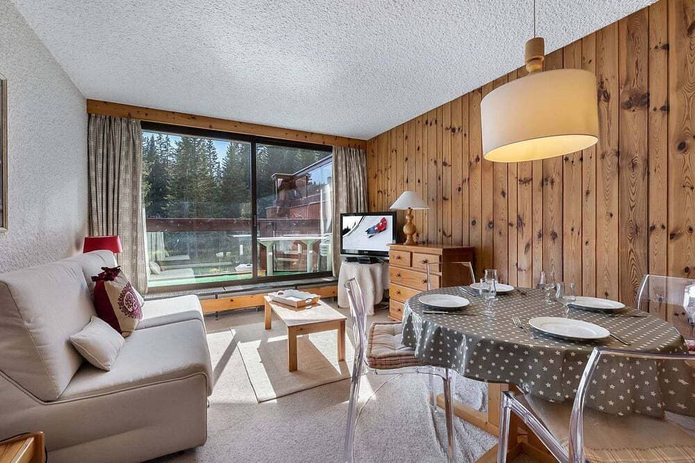 Charmante Ski-in-Ski-out-Wohnung mit Südbalkon in Courchevel 1850 1