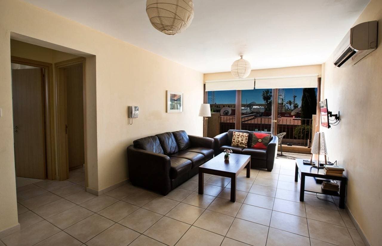 Foto 2 von 12: Picture Relaxing in Your Holiday Apartment in Ayia Napa Reading Your Favourite Book, Ayia Napa Apartment 1280
