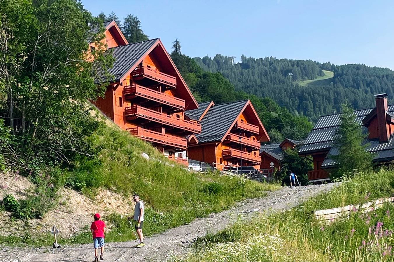 Foto 3 von 26: Appartement Aster 203 in Valloire – Bergblick, Pool & Südbalkon