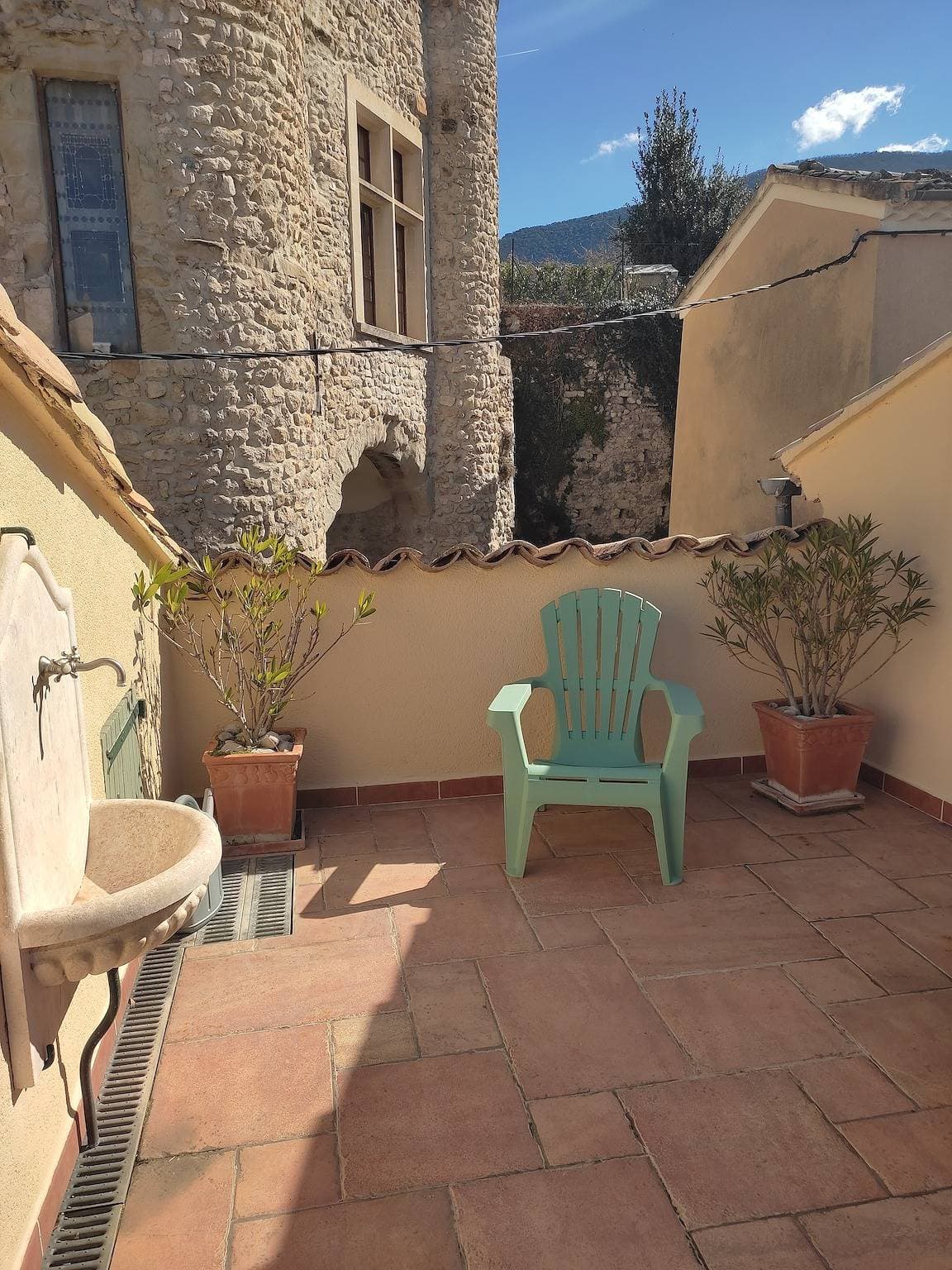 Foto 3 von 27: Ferienhaus 'Amour De Provence' mit Bergblick und privater Terrasse