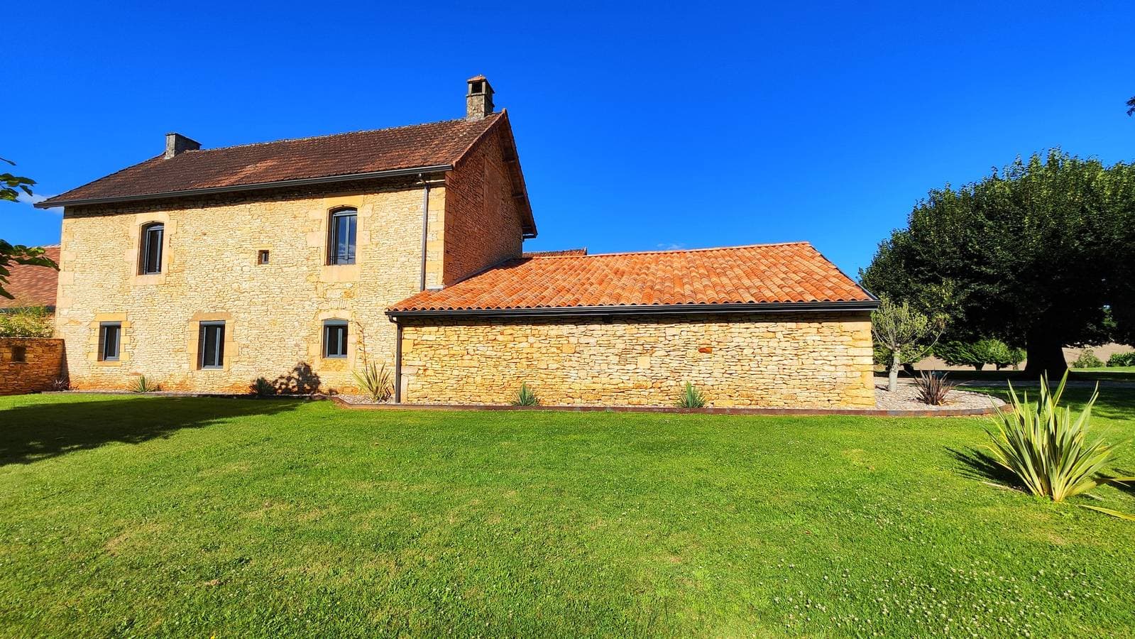 Foto 6 von 26: Charmant gîte de campagne pour 10 avec terrasse