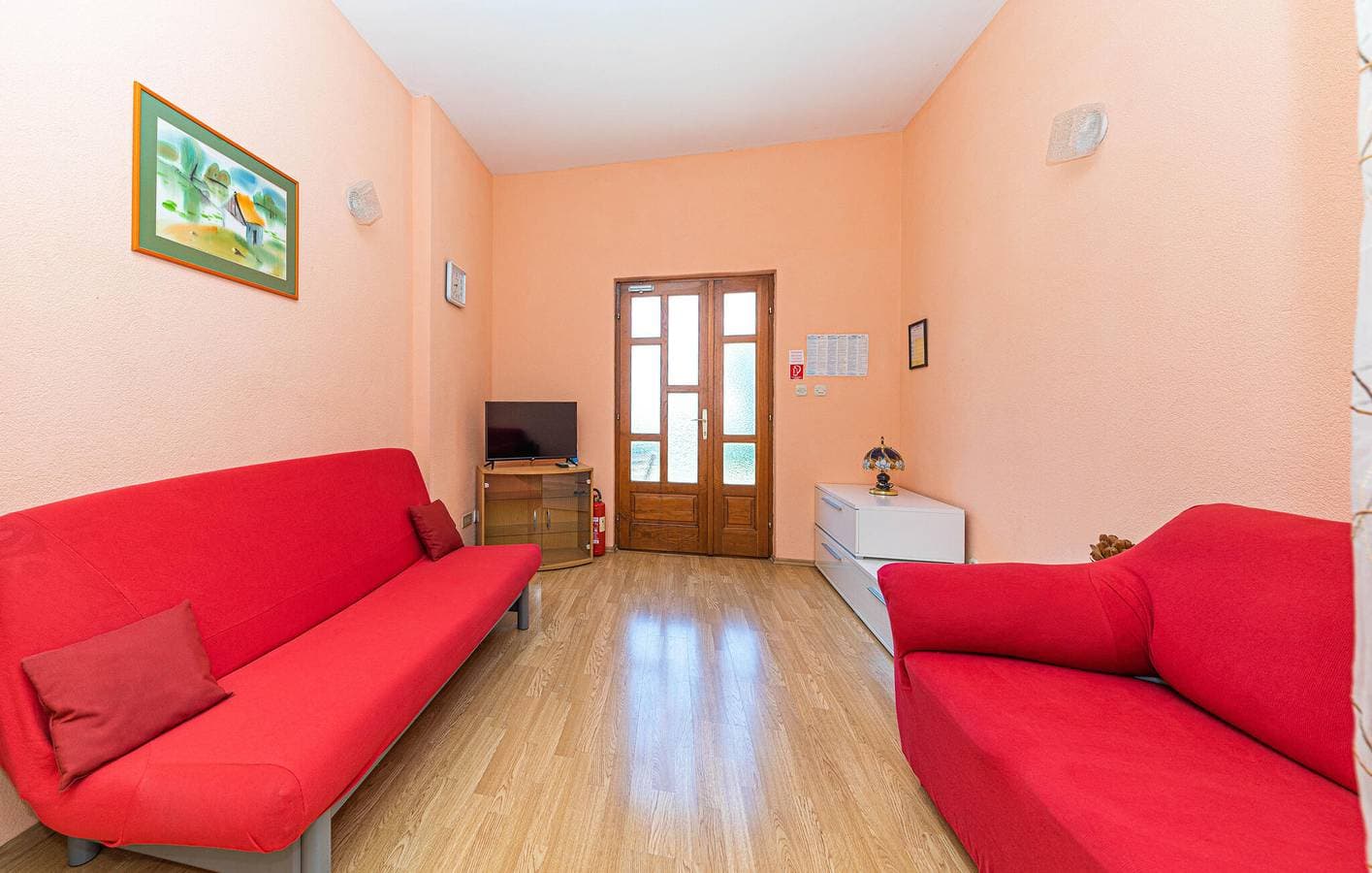 Foto 10 von 22: Reizende Ferienwohnung in Makarska: 700 m bis zur Küste, WLAN, Parkplatz und mehr!
