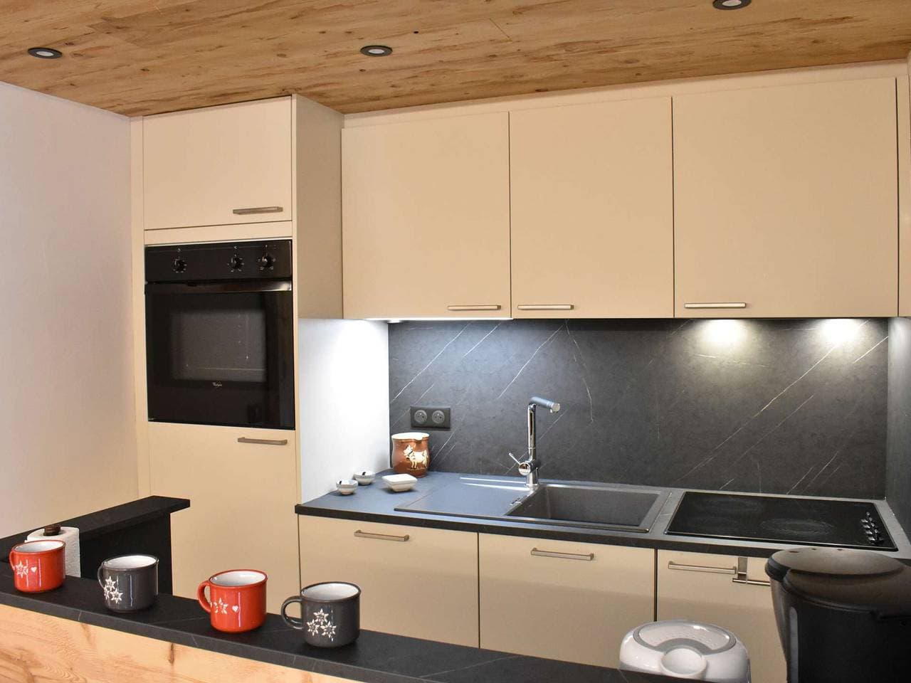 Foto 3 von 27: Charmante Wohnung in Méribel Village, 6 Personen, Balkon, Wifi, Parkplatz, in Liftnähe