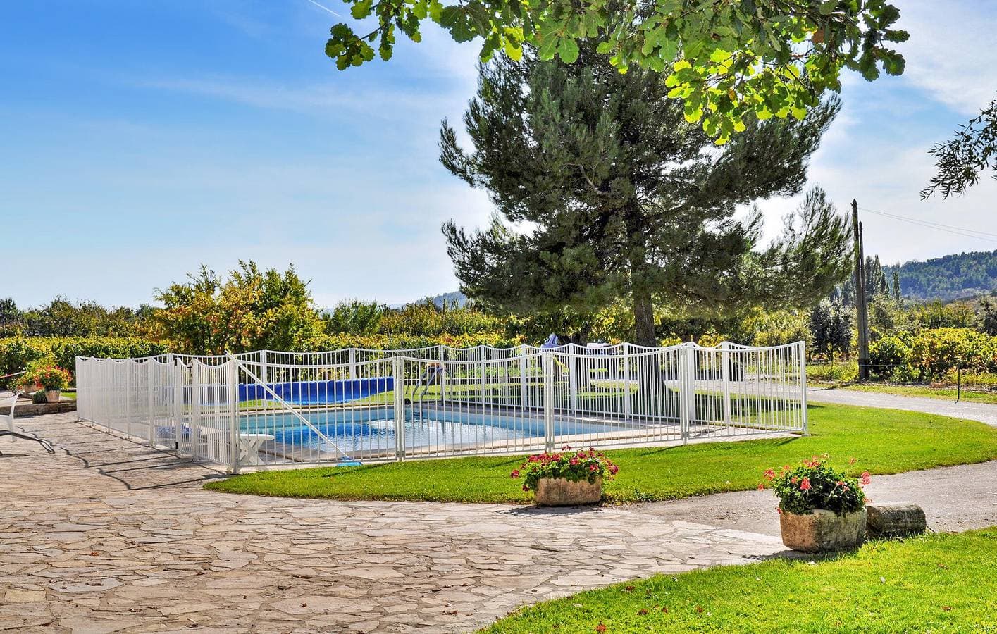 Foto 11 von 28: Apartment mit Bergblick, Pool und Annehmlichkeiten