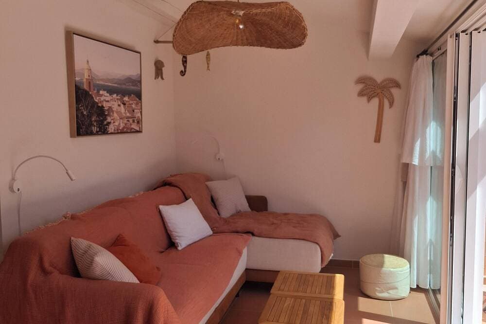 Foto 6 von 21: T2 air-conditioned, Wifi broadband, garden level, Gigaro beach and paths 500m away