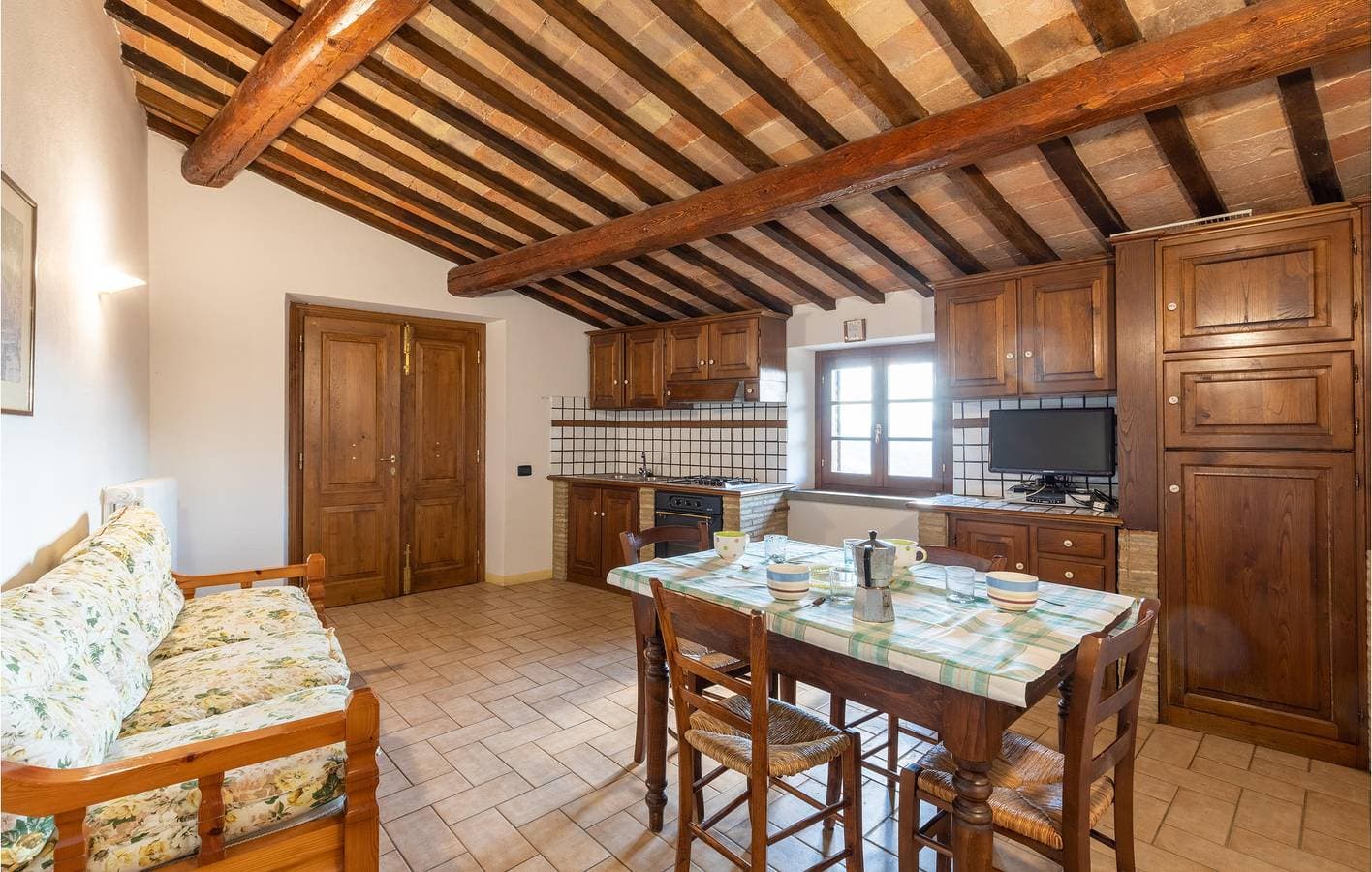 Foto 5 von 31: Appartement in Hanglage mit Babybett, Pool und Parkplatz