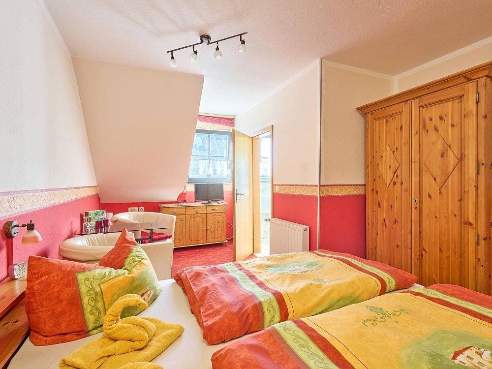 Foto 5 von 12: Landferienhaus "Pension Erika" - Zimmer 4