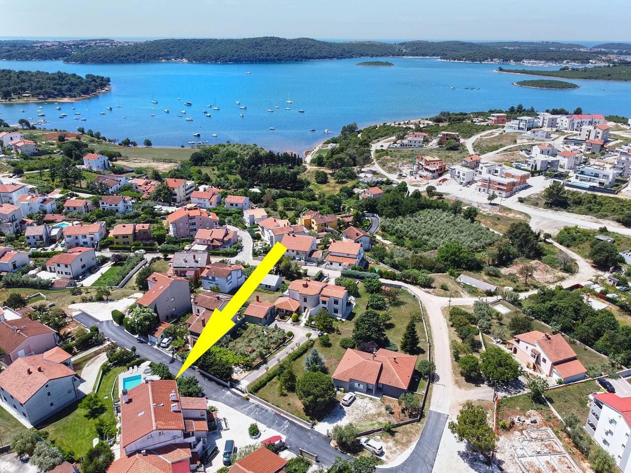 Foto 5 von 33: Ferienwohnung für 3 Personen mit Pool