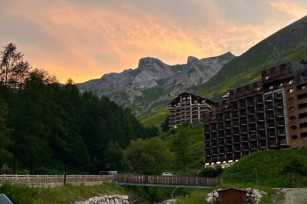 Foto 9 von 12: Vacation studio La Foux d'Allos - resort entrance + private parking lot