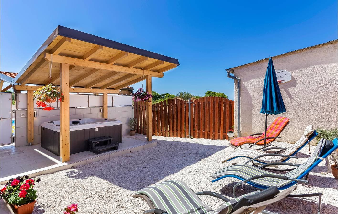 Foto 5 von 26: Gemütliche 1-Zimmer-Wohnung mit Terrasse, WLAN und Parkplatz – 1,5 km vom Strand von Fažana entfernt
