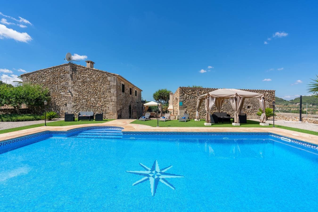 Foto 3 von 38: Ferienhaus 'Finca Son Roig' mit Bergblick, WLAN und Klimaanlage