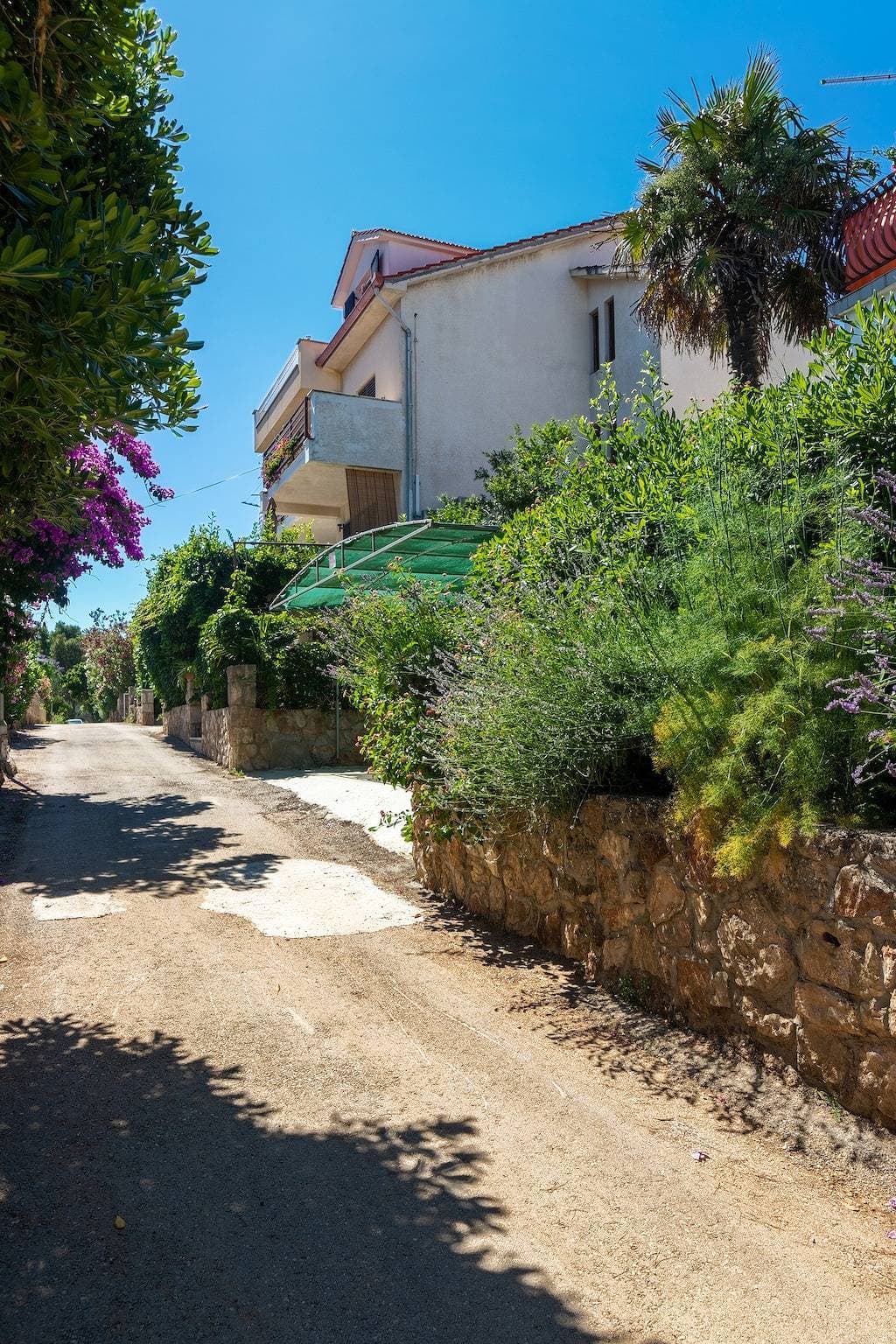 Foto 10 von 32: 1-Zimmer-Ferienwohnung mit Terrasse und Meerblick Jelsa, Hvar A-4017-a
