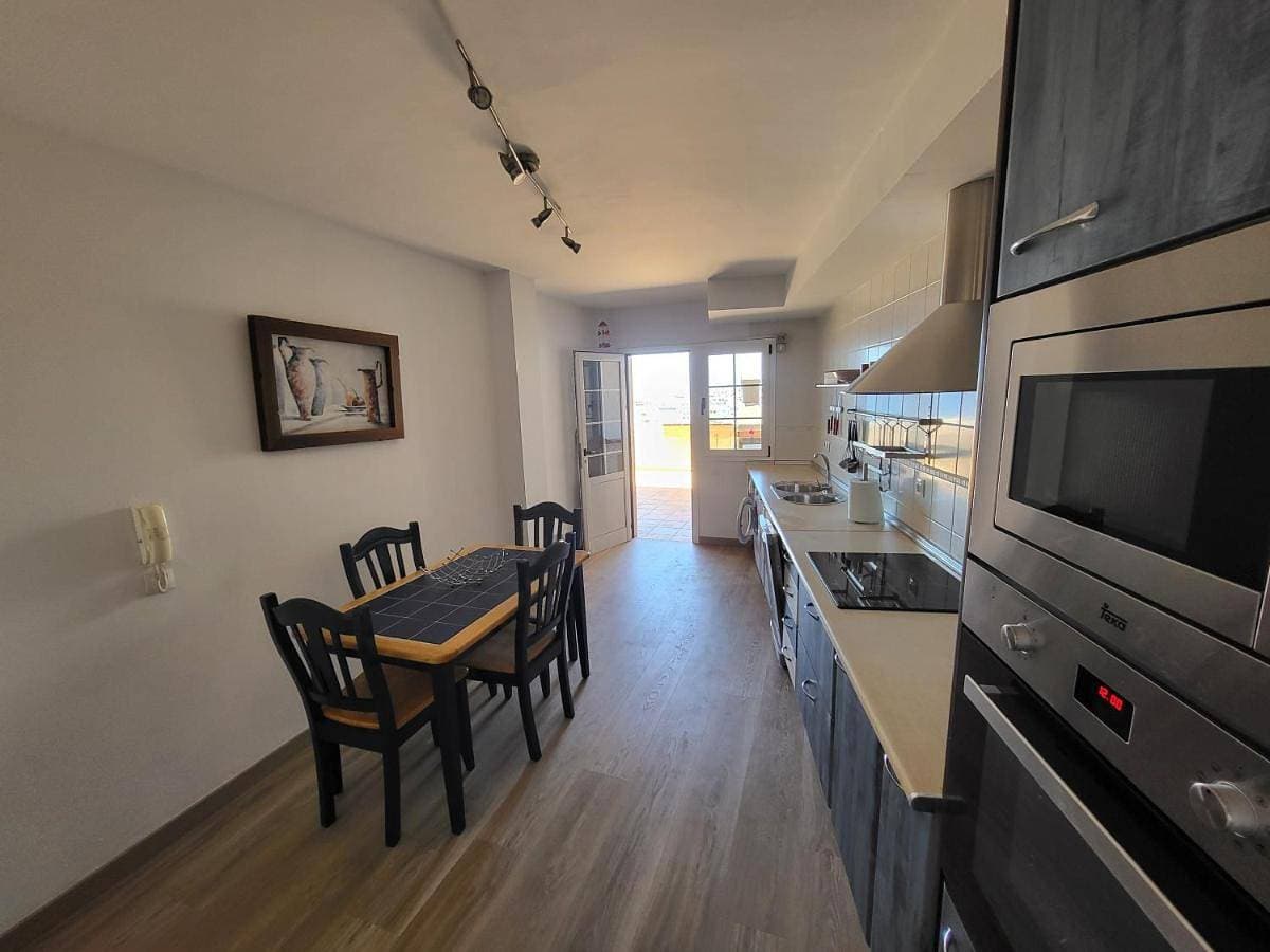 Foto 5 von 39: Two-Bedroom Apartment