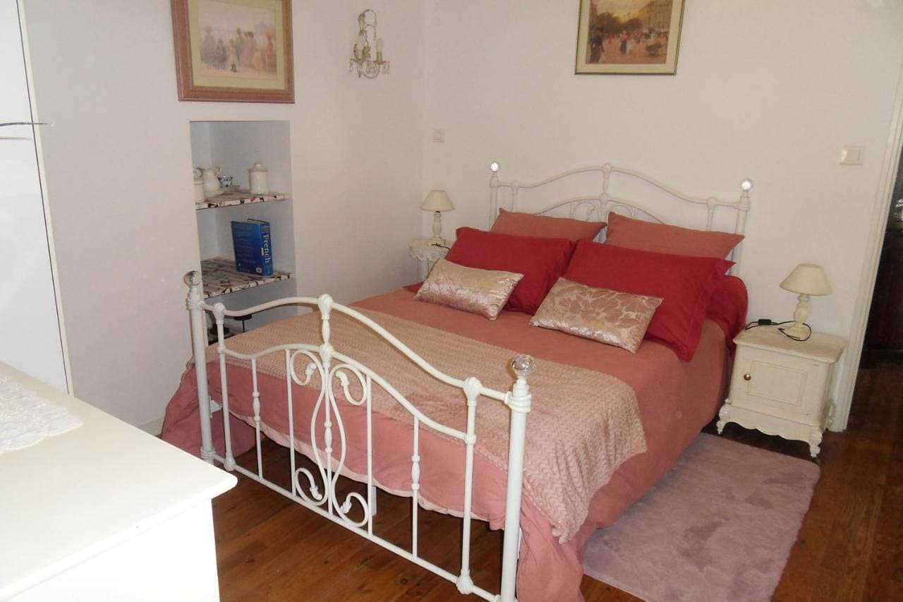 Foto 2 von 8: Double Room with Private Bathroom