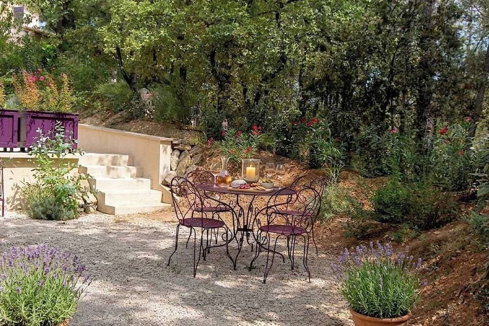 Foto 10 von 30: Charmante Cottages, privater beheizter Pool und Solarium im Innenbereich, privater Außenbereich