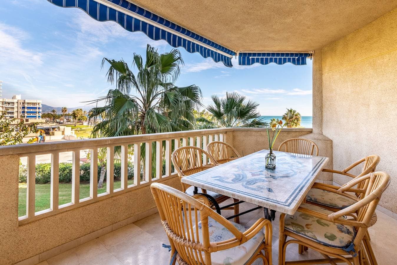 Costa Lago 1