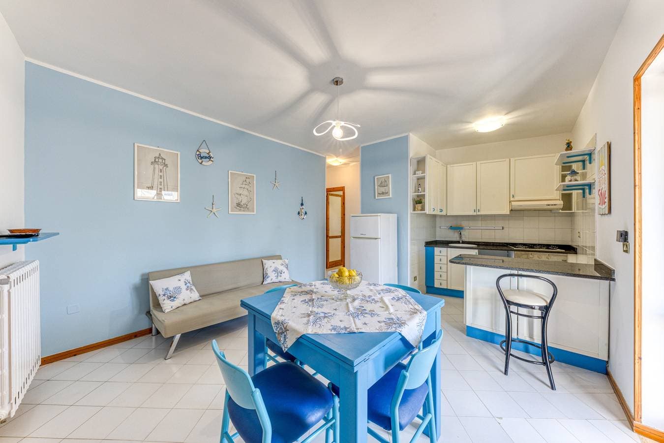 Foto 7 von 19: Ferienhaus 'Casa A Lido Marini' mit Balkon und Klimaanlage