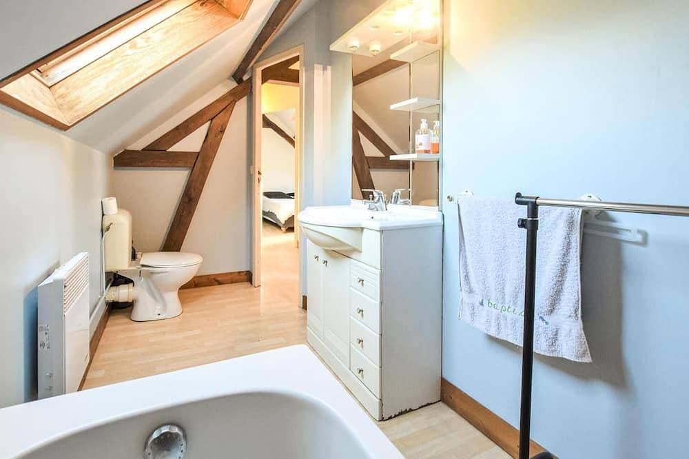 Foto 12 von 30: Gorgeous home in Bonneville-La-Louvet with WiFi