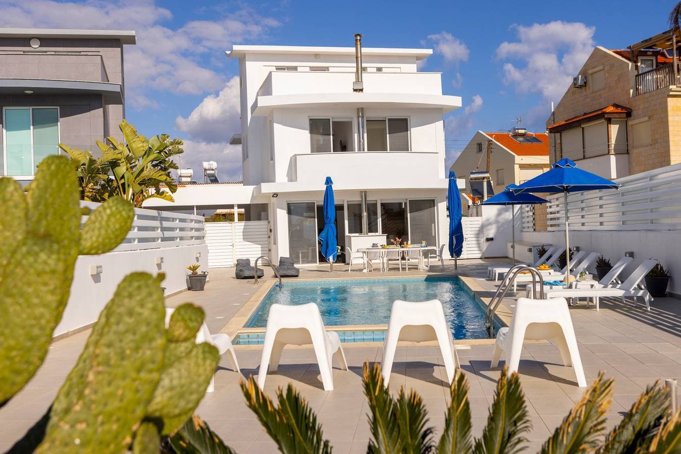 Foto 7 von 46: Faros Seaside Villa Larnaca