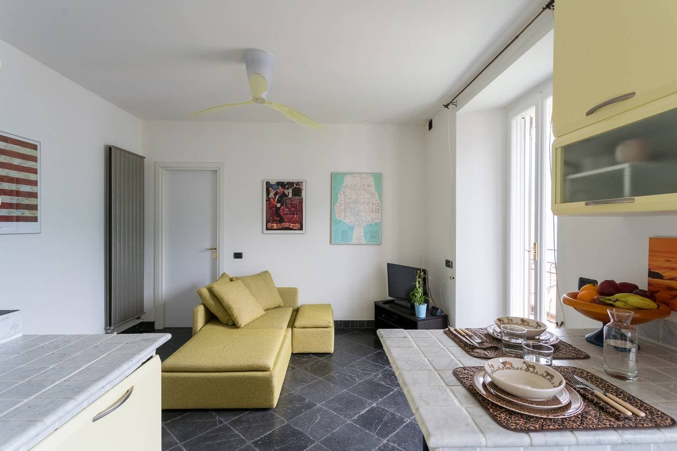 Foto 10 von 22: Lovely Apartment Overlooking Lake by RentAllComo