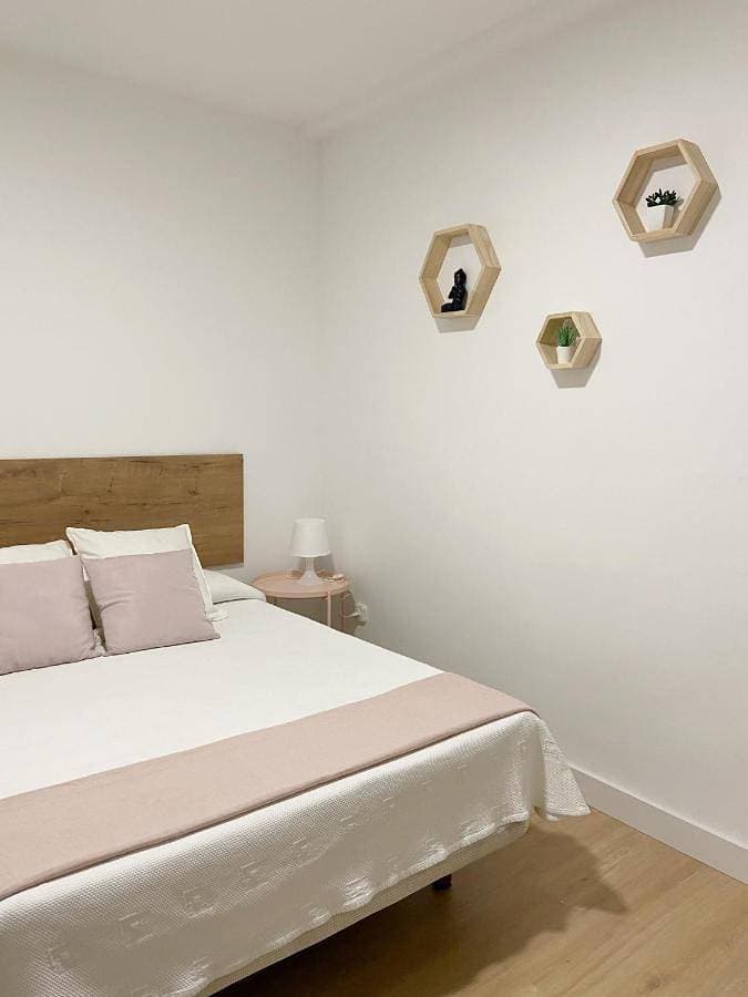 Foto 5 von 5: Standard Double Room with Fan
