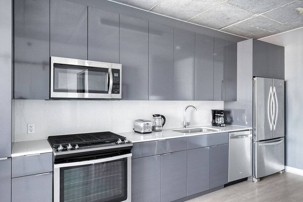 Foto 7 von 32: Bright River North 1Br w/ Gym, Pool & Roof, nr Riverwalk, by Blueground