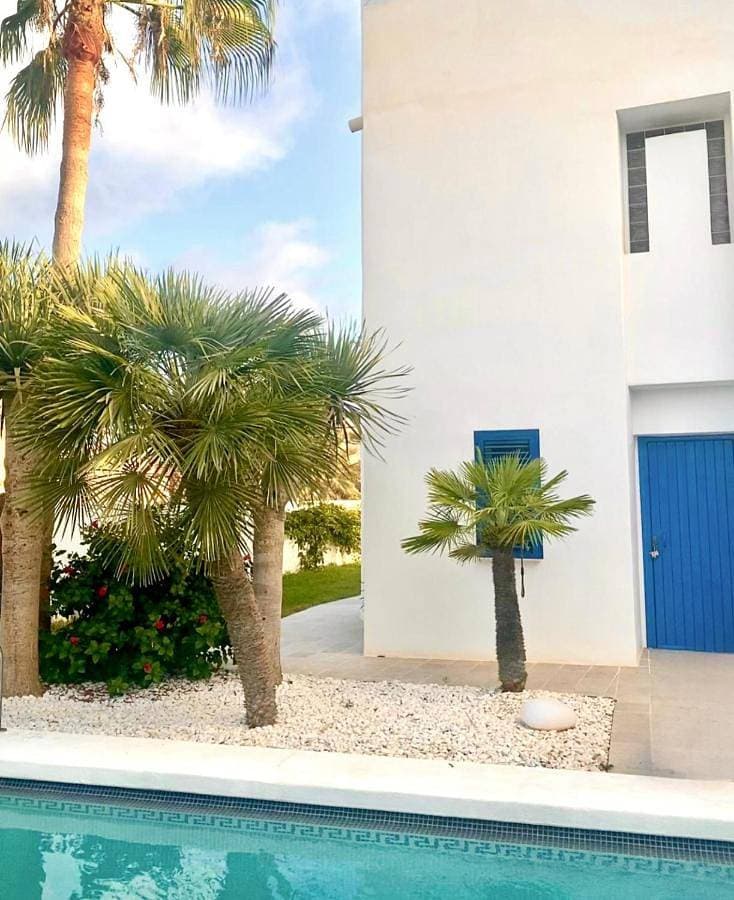 Foto 2 von 42: Villa - Beach Front