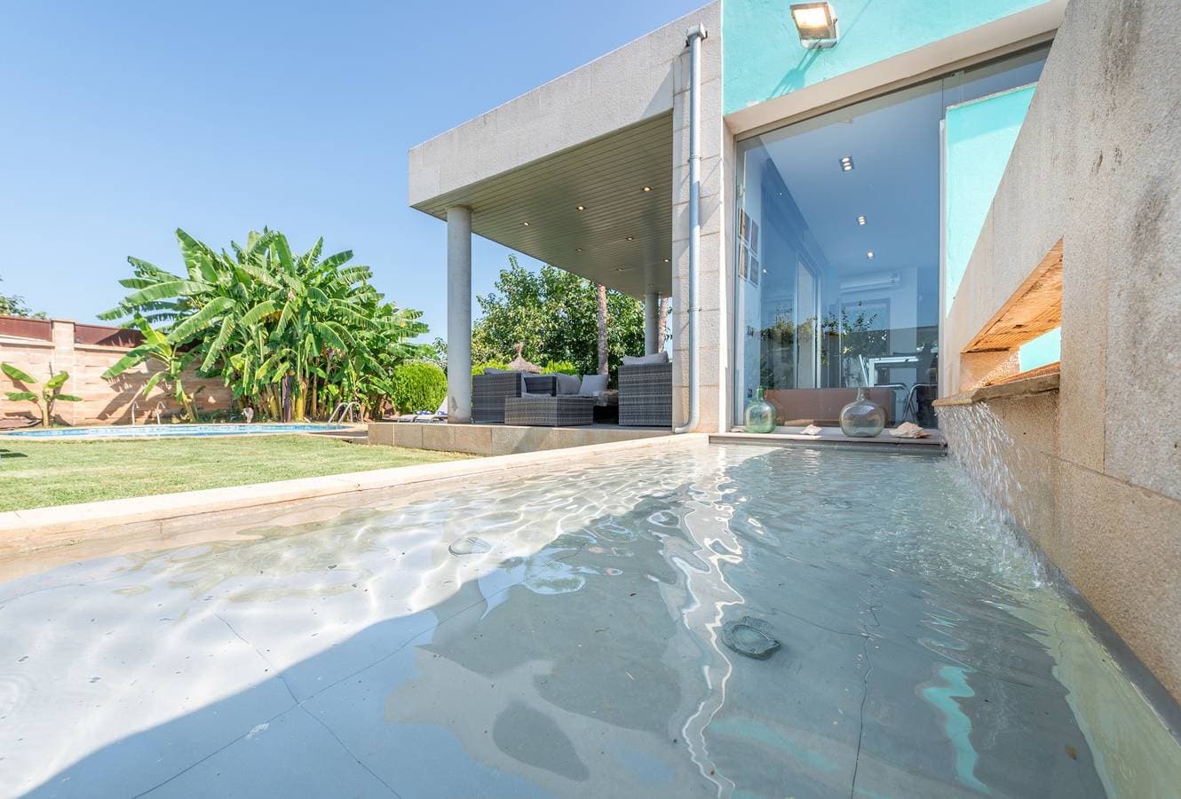 Foto 6 von 24: Äußerst moderne Villa „Zoe“ mit Pool