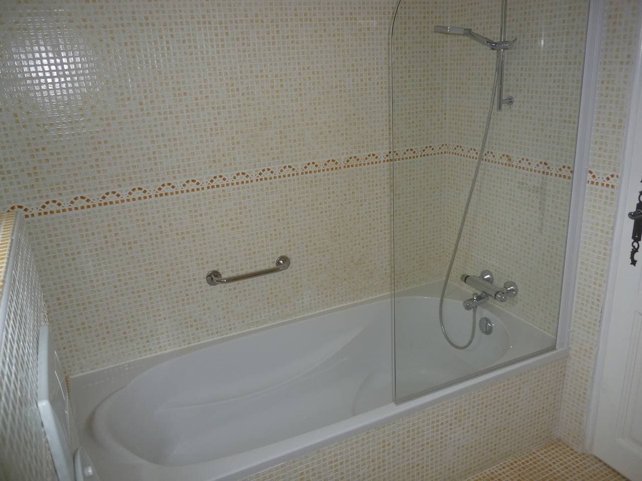 Foto 9 von 11: Apartment „VillaFleury“ mit privater Terrasse, Balkon und WLAN