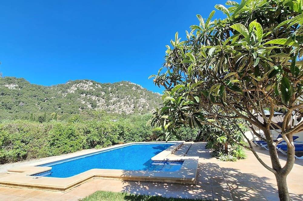 Foto 11 von 17: Landhaus, umgeben von einer herrlichen Landschaft, mit einem großen Swimmingpool