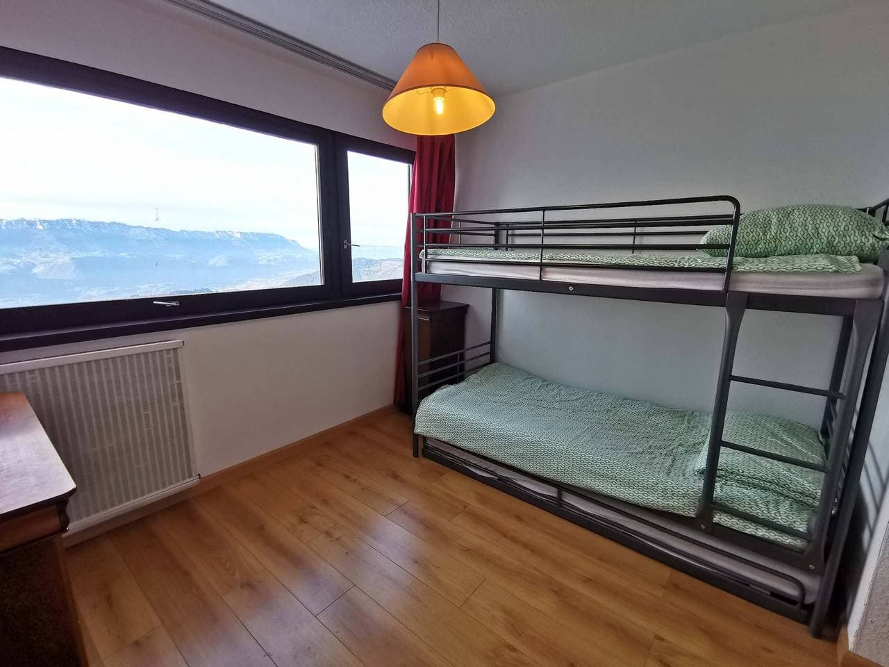 Foto 5 von 12: 2-Zimmer-Wohnung für 5 Personen, direkt an den Pisten, Westbalkon, nahe den Geschäften, Aufzug