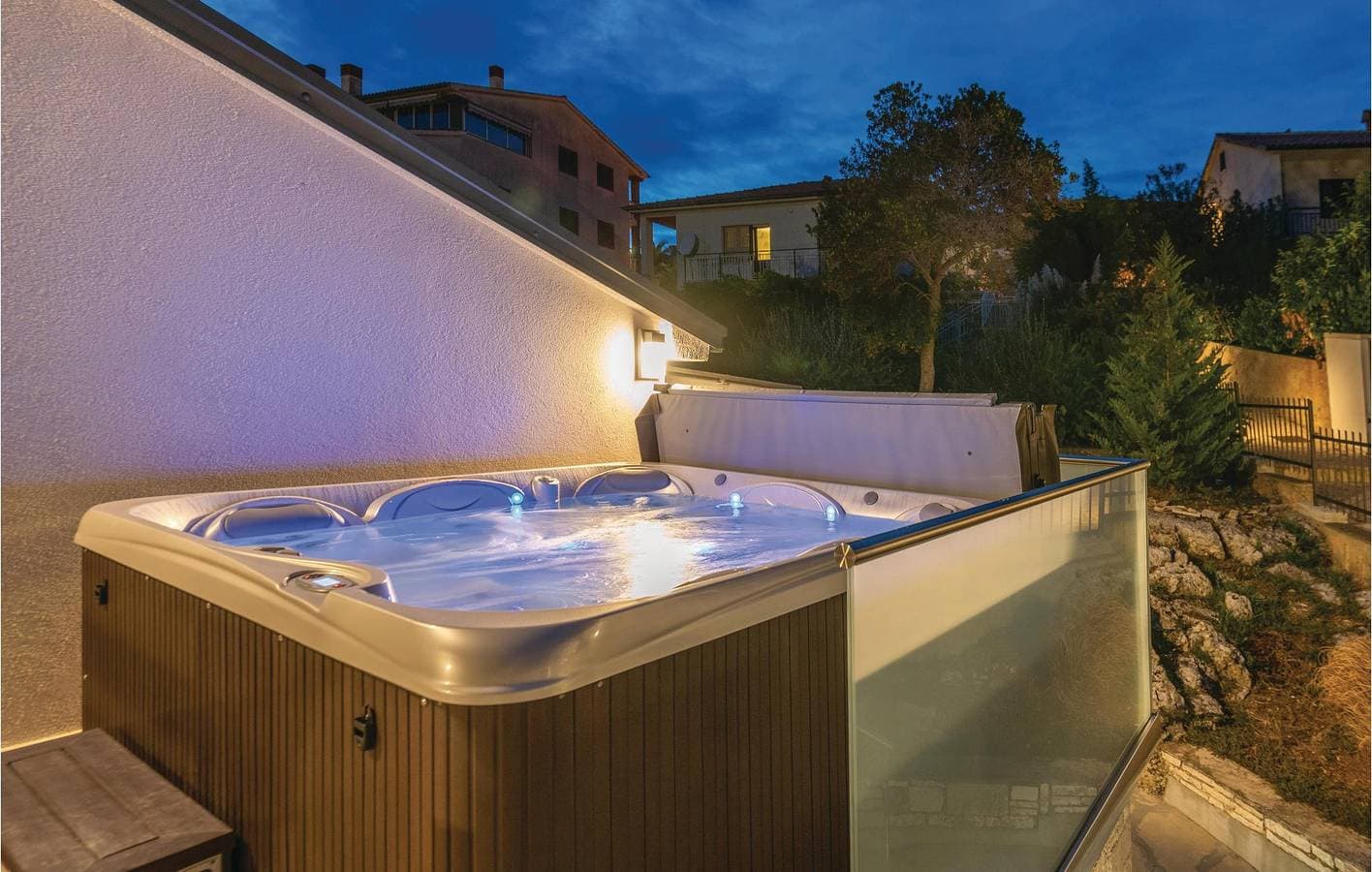 Foto 13 von 38: Gemütliche 1-Zimmer-Wohnung mit Meerblick, WLAN und Terrasse in der Nähe des Strandes Havajka