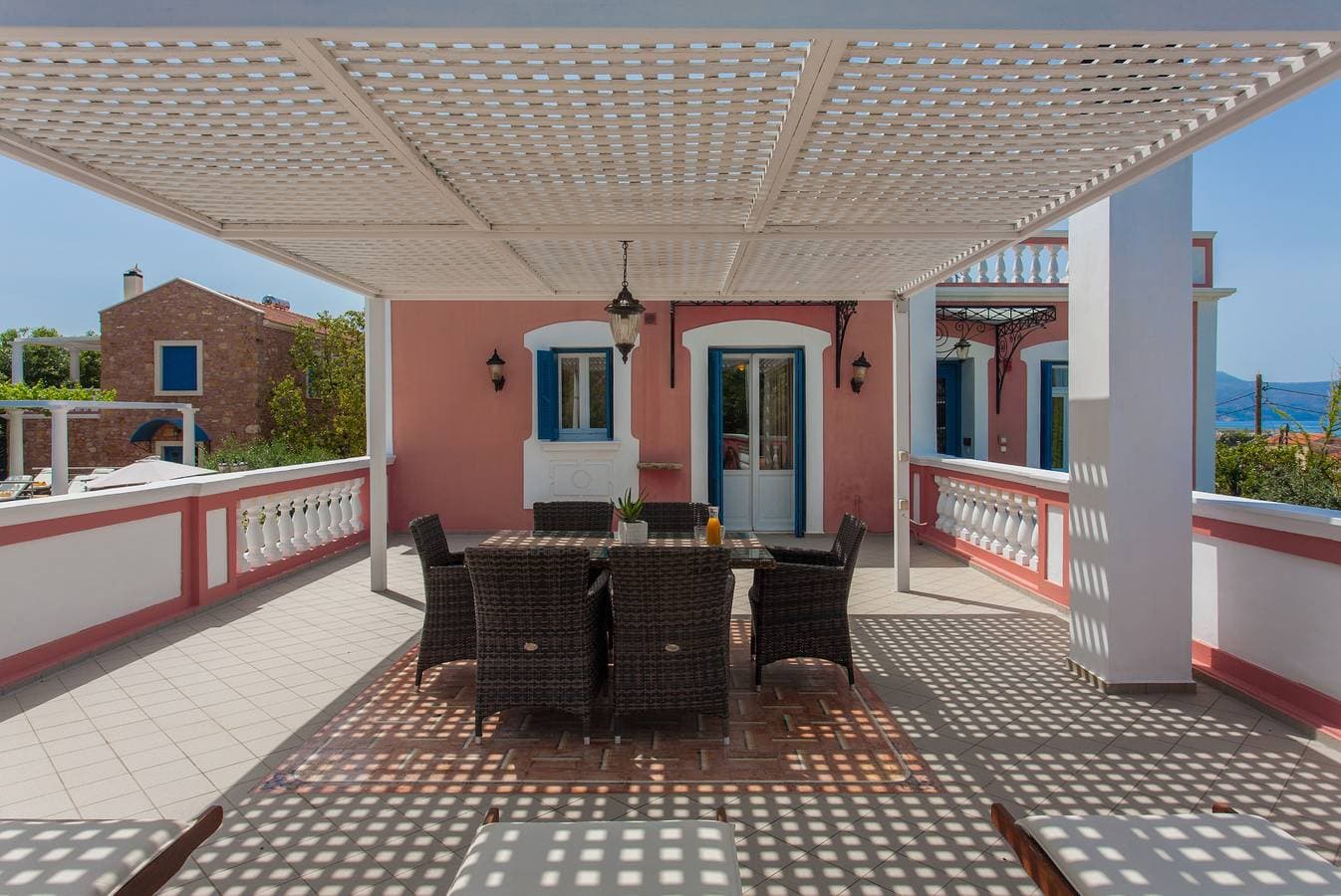 Foto 8 von 12: Titika, eine Familienwohnung mit großer Veranda