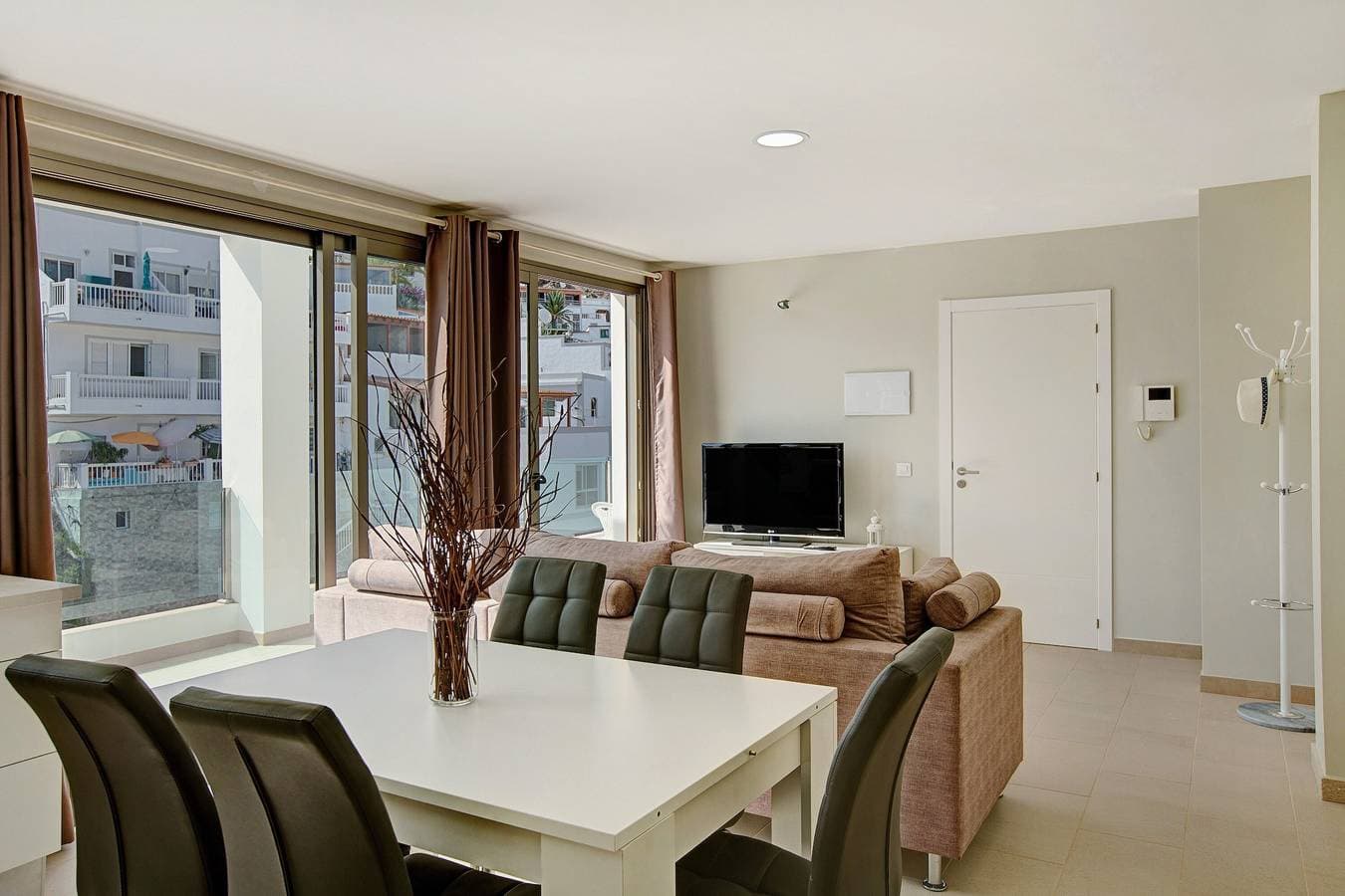 Foto 5 von 22: Apartment Atico Albamar mit Bergblick, WLAN, Balkon und Terrasse