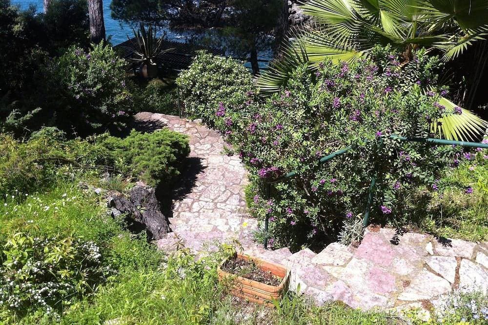 Foto 9 von 30: Luxusvilla in Tellaro, in einem Kontext von wunderschöner Schönheit, direkt am Meer.