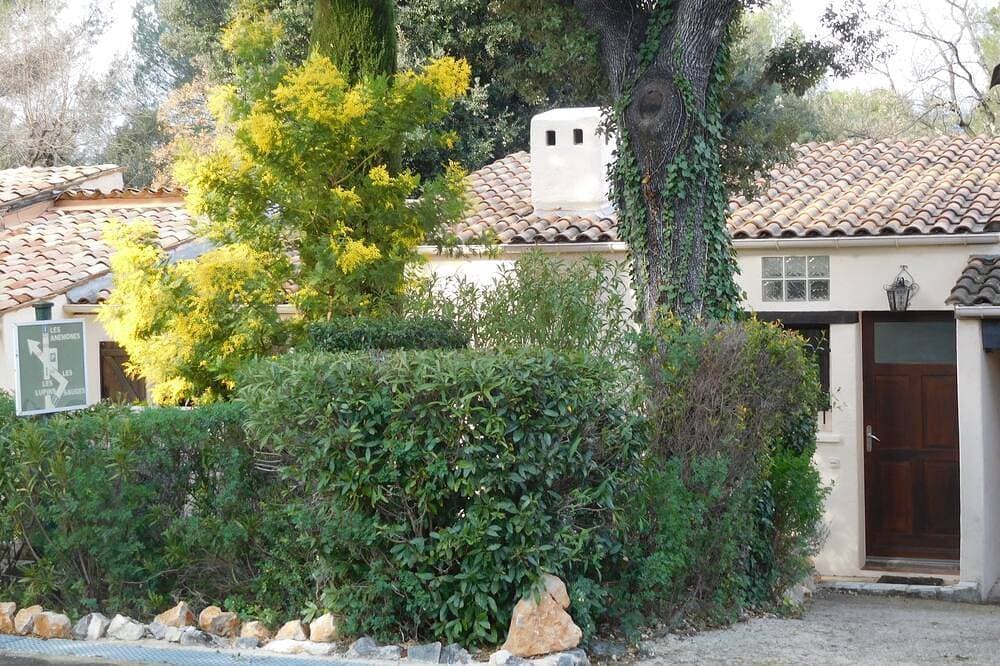 Entzückendes provenzalisches Haus in sicherer Luxusdomäne mit Swimmingpool 1