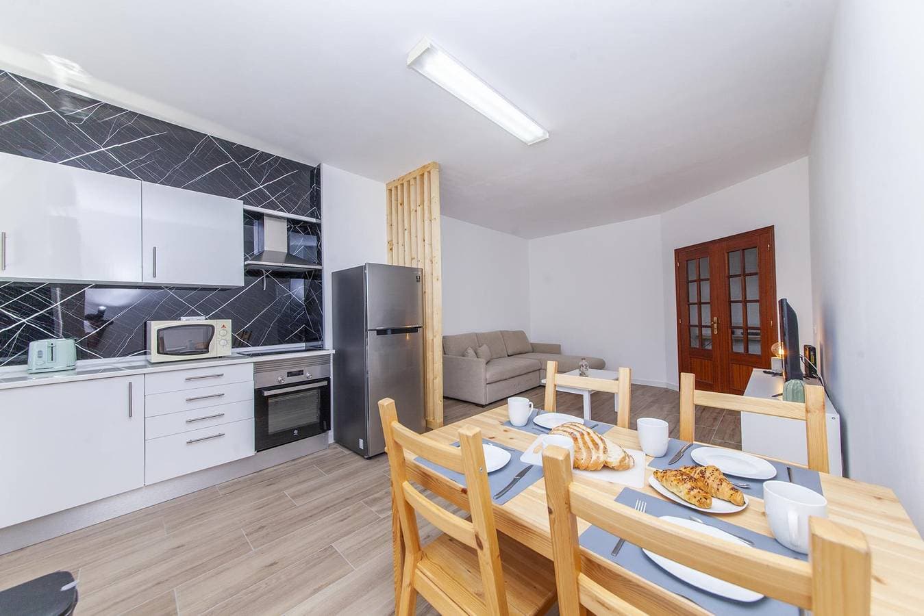 Foto 7 von 34: Ferienwohnung für 3 Personen mit Pool