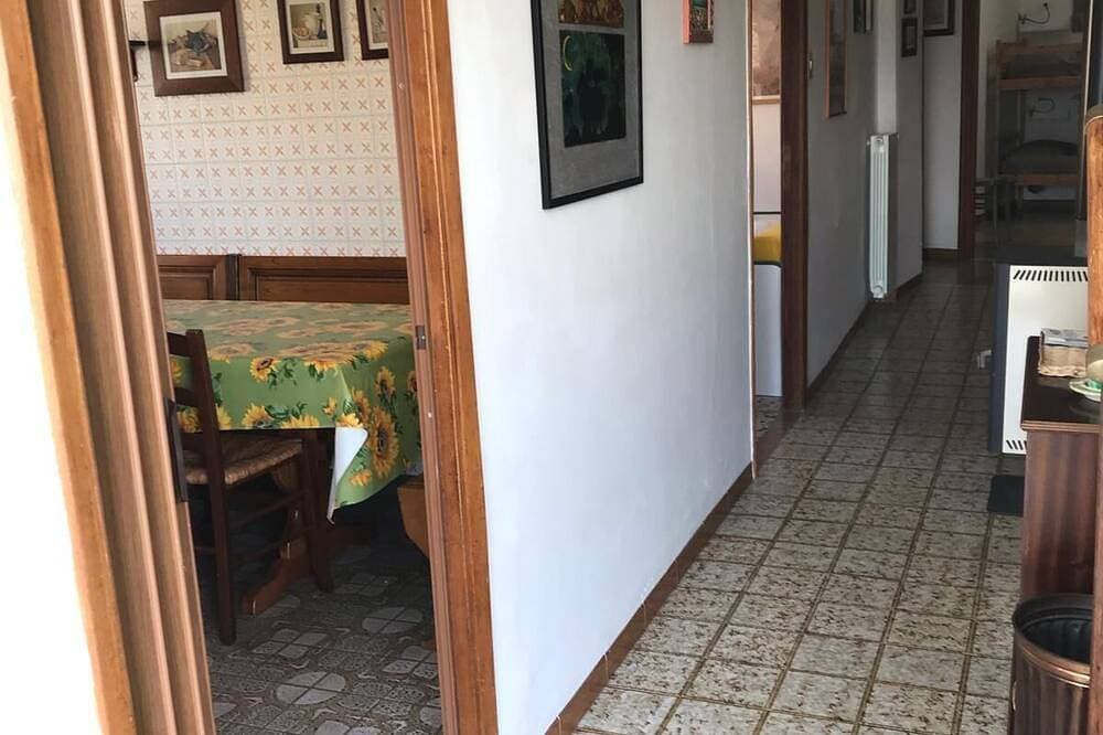 Foto 11 von 19: Stay on the walls of Murlo Castle, apartment with breathtaking views