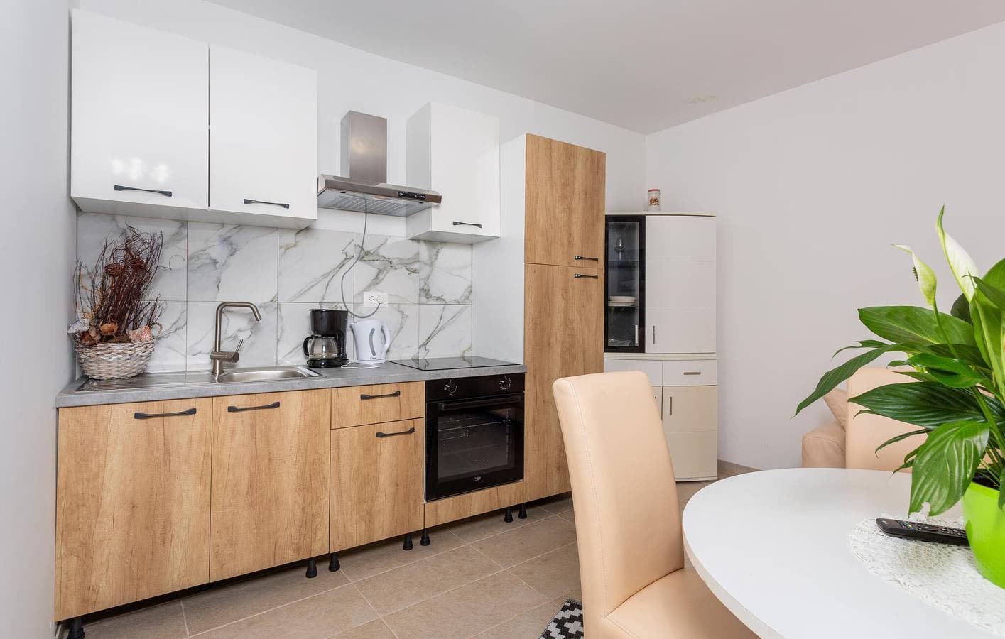 Foto 6 von 21: Apartment mit Meerblick, Terrasse, WLAN und Parkplatz in Strandnähe