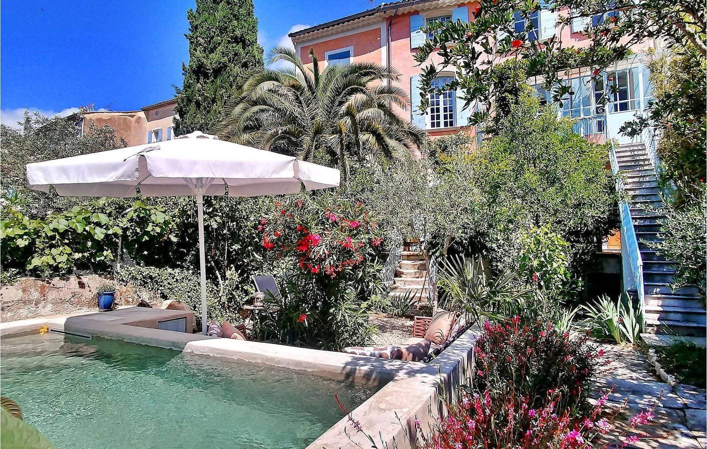 Foto 8 von 38: Gemütliches 70-qm-Apartment mit Pool und Terrasse, in der Nähe von Restaurants und Fluss