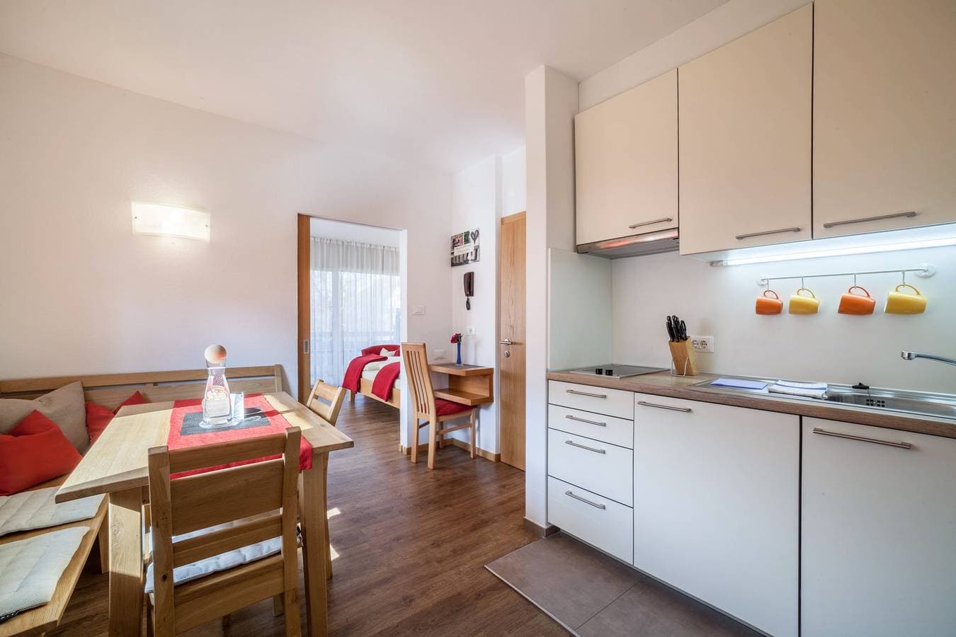 Foto 5 von 26: Ferienwohnung "Schnitzer - Hagebutte" mit Bergblick, WLAN, Balkon & Garten