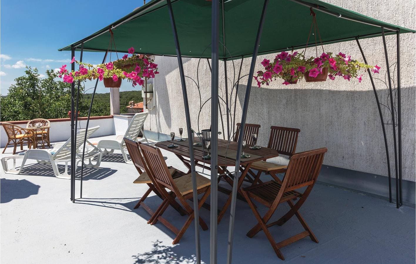 Foto 10 von 21: Gemütliche Ferienwohnung mit Terrasse, WLAN, in der Nähe des Strandes Duga Uvala