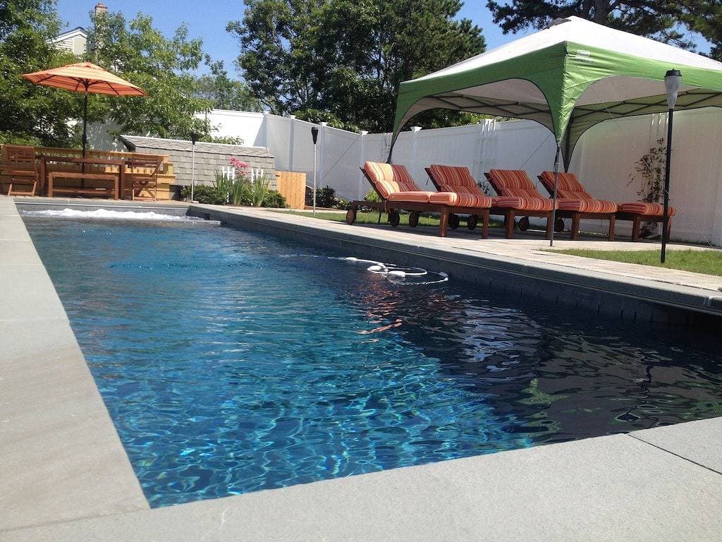 Foto 5 von 22: Modernes, brandneues Zuhause, großartige Lage mit Salzwasserpool und Whirlpool!