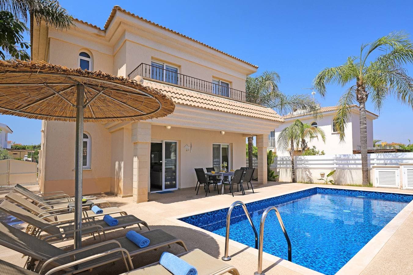 Villa 1
