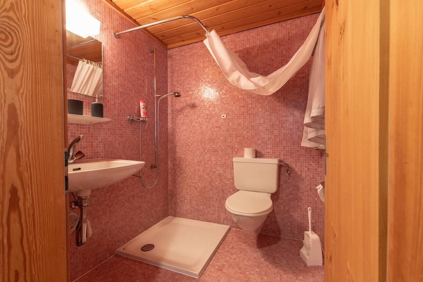 Foto 5 von 18: Chasa Curasch: Gemütliche, Modern Eingerichtete, 1.5-Zimmer Ferienwohnung