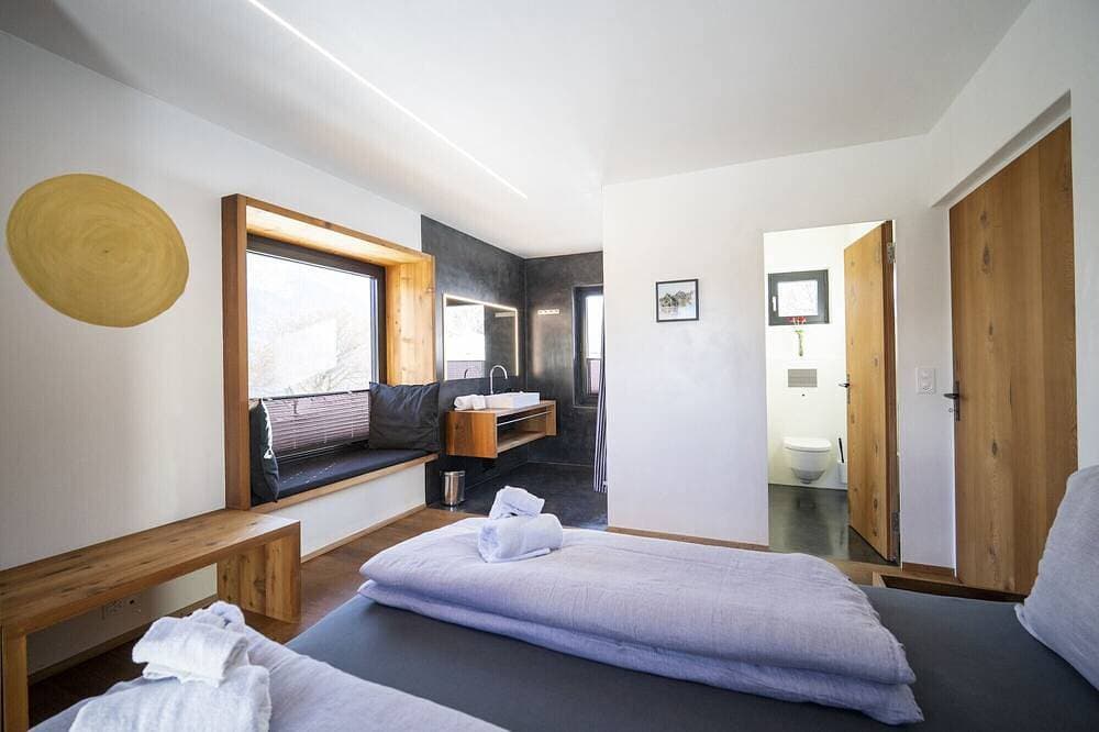 Foto 13 von 30: Chasa Vital - Hochwertige Ferienwohnung mit elegantem Ambiente in Sent
